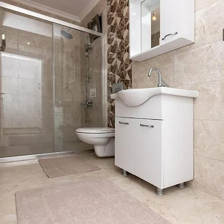 2 Bedroom House With Spacious Garden And Private Pool In Bodrum
