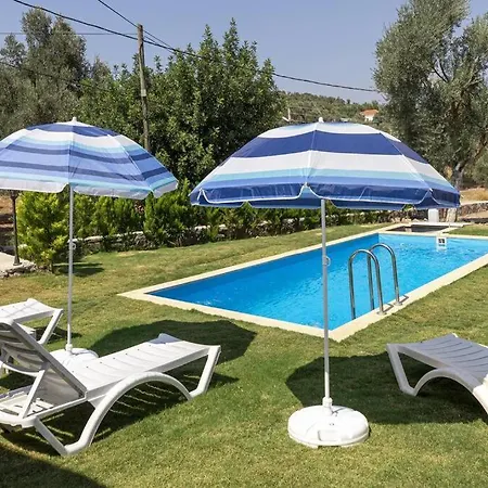 Holiday home 2 Bedroom House With Spacious Garden And Private Pool In *